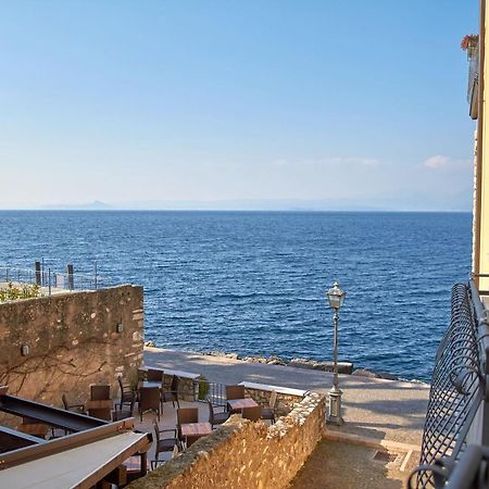 Apartmentsgarda - Residenza Dei Navigatori Torri Del Benaco Exterior foto