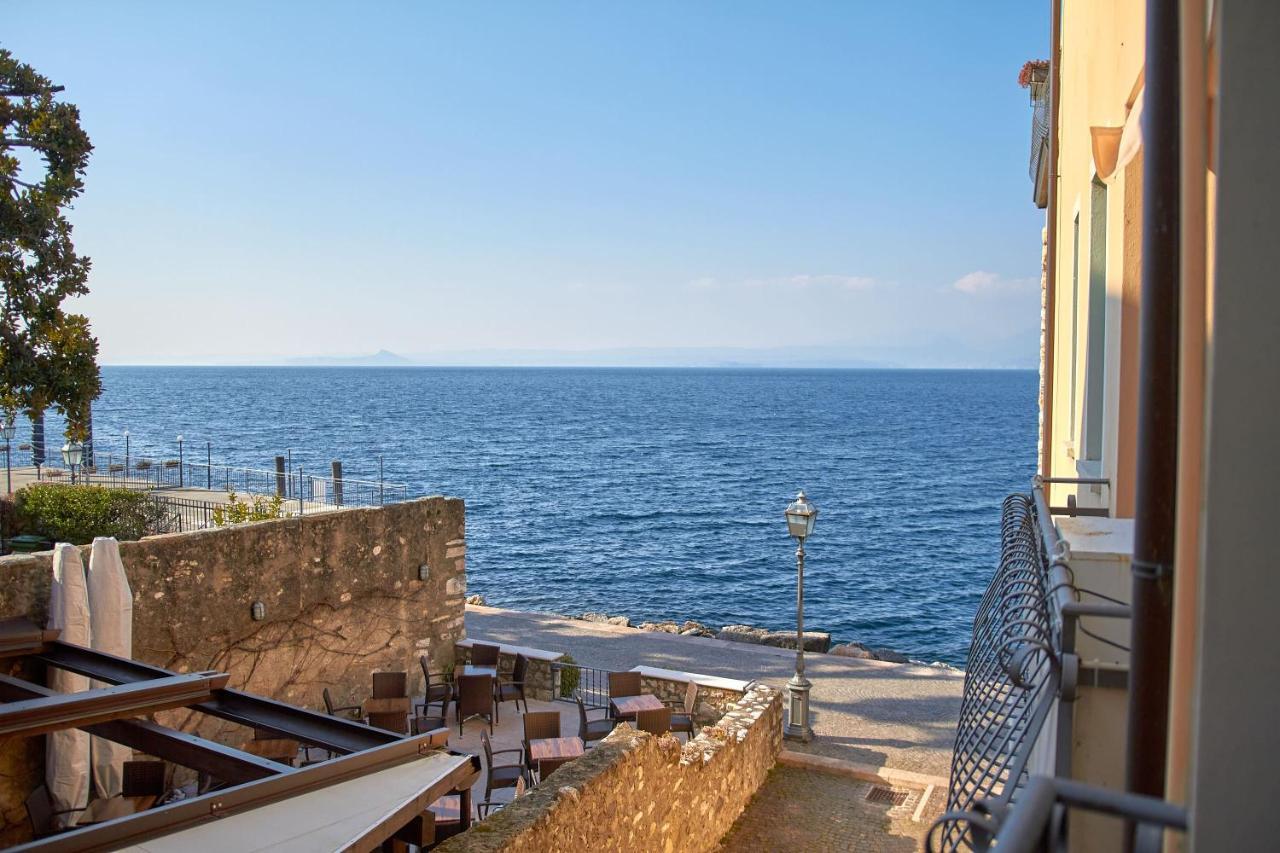 Apartmentsgarda - Residenza Dei Navigatori Torri Del Benaco Exterior foto