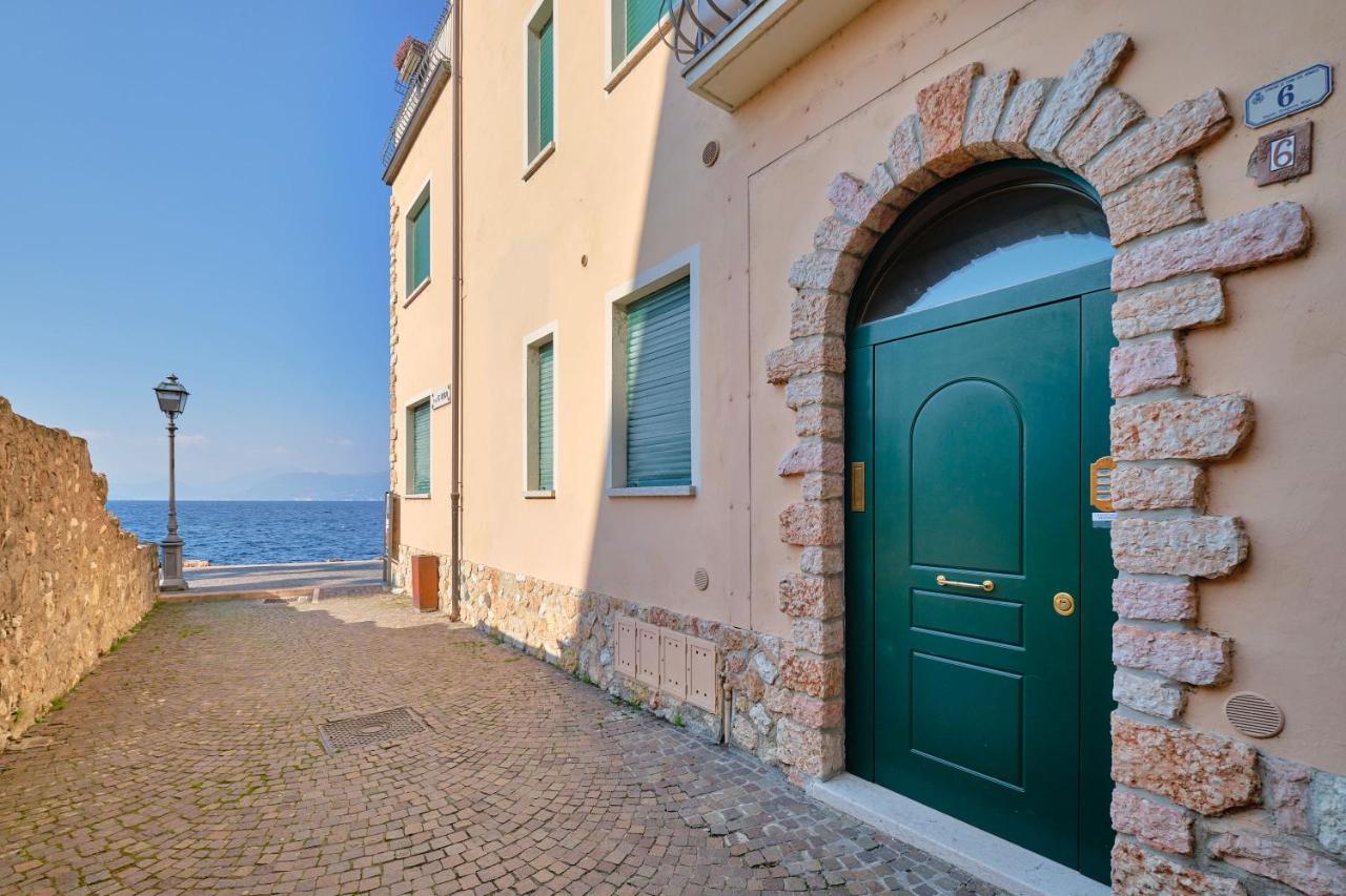 Apartmentsgarda - Residenza Dei Navigatori Torri Del Benaco Exterior foto